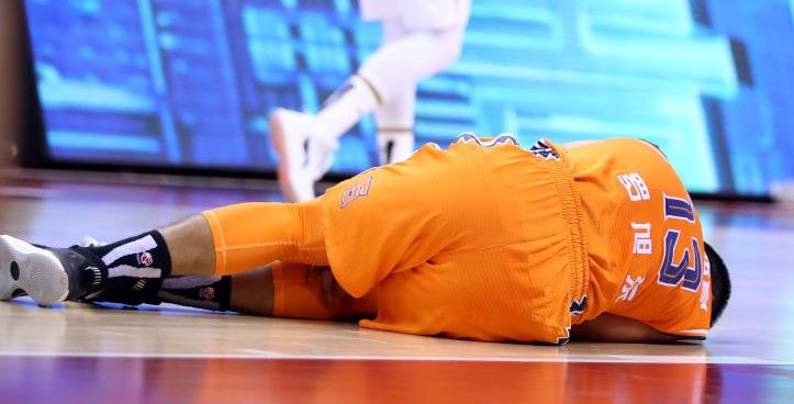 英雄联盟-关于CBA季后赛倒计时；斯图加特冲刺阶段内部沟通；细节引发关注；话题不断；训练强度明显提升的信息